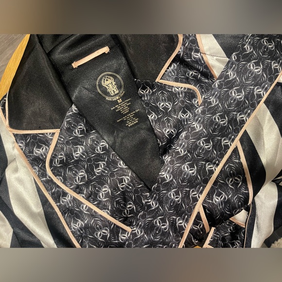 We Are HAH Black and White Striped Robe - Picture 4 of 10